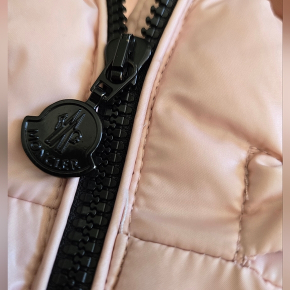 Moncler Pink vintage Puffer Jacket with Fur Hood - Picture 4 of 14